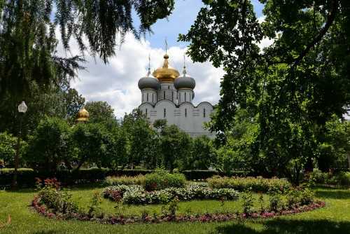 Новодевичий монастырь: как доехать на метро, адрес и расположение